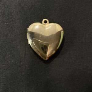 Gold Tone Heart Locket Pendant Hinged Photo Estate Jewelry Charm